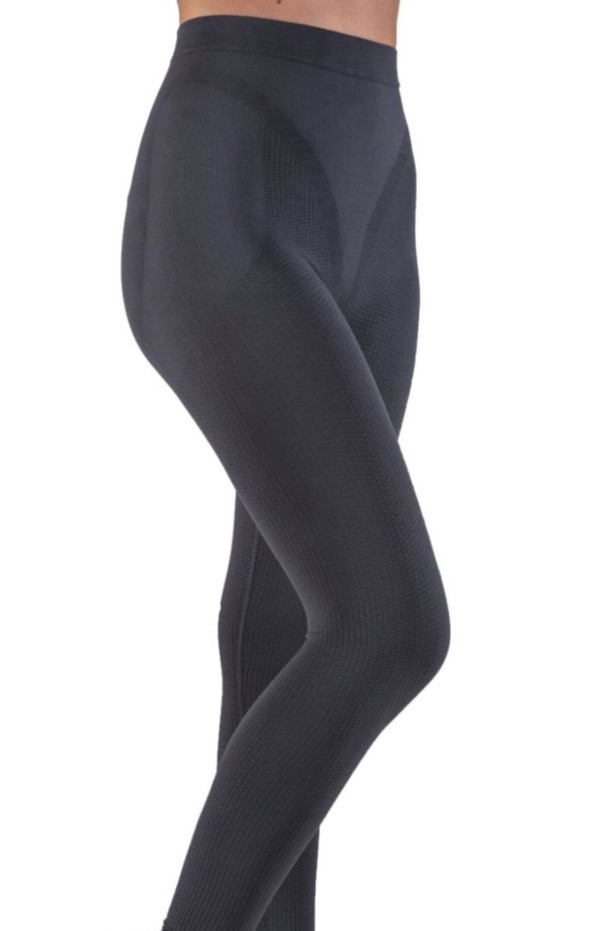 Muotoilevat pitkät legginsit