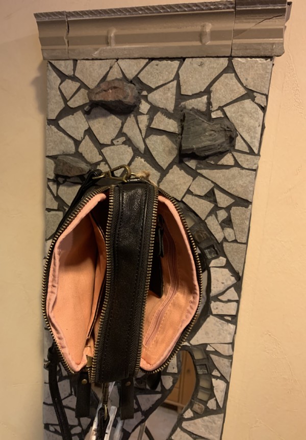 Pieni nahkalaukku - Image 3