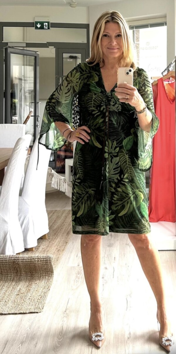 Ana Alcazar vihreä mekko