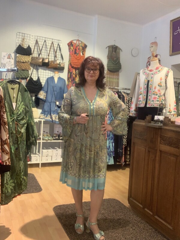 Ana Alcazar helmikirjailtu mekko - Image 3