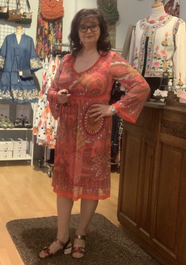 Ana Alcazar kirjavakuvioitu mekko