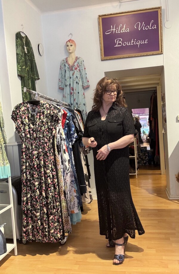 Eleria Cortesin musta pitsimekko - Image 5