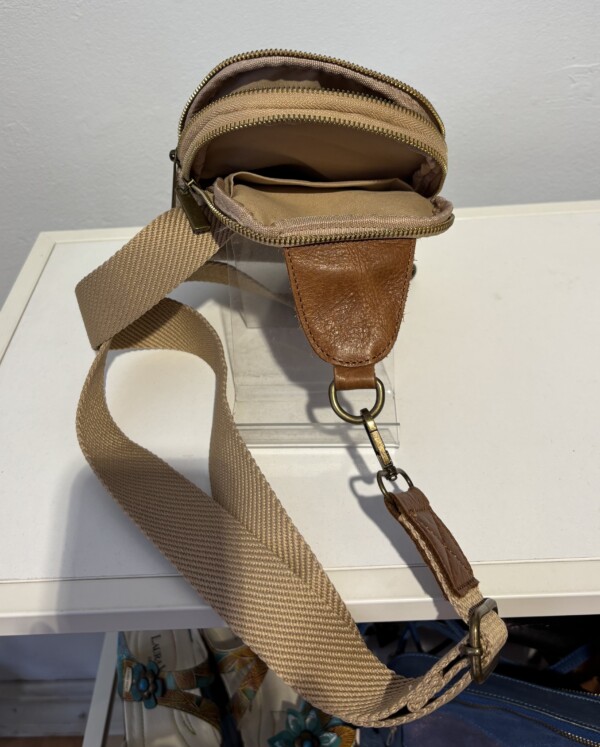 Pieni beige kangaslaukku - Image 3