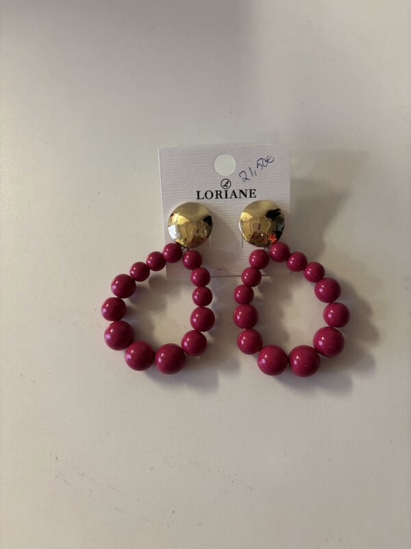 Helmikorvikset pinkit