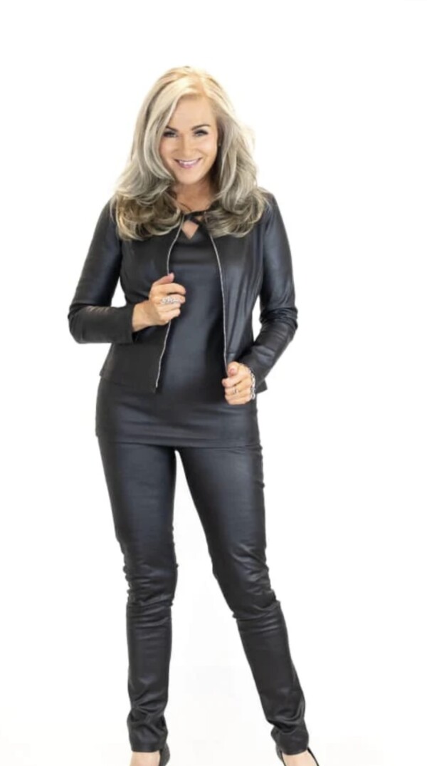 Tekstiilinahkainen Jakku Paula Musta