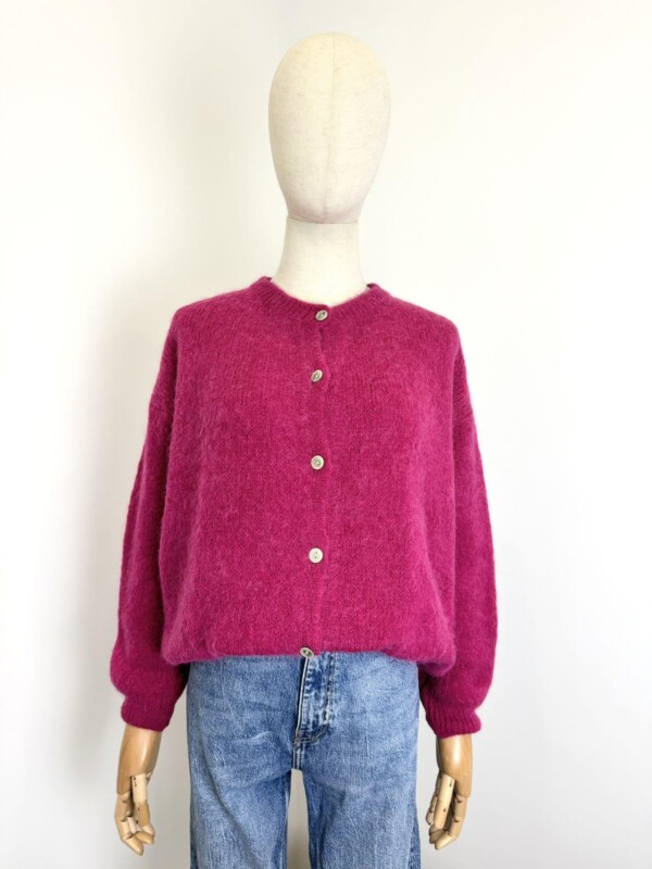 Neuletakki, napit edessä, pyöreä pääntie