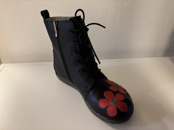 Laura Vitan Gocno 135 nahkanilkkurit - Image 2