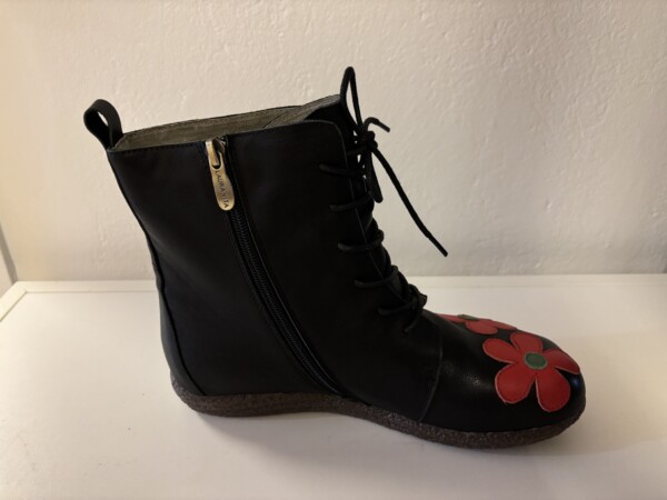 Laura Vitan Gocno 135 nahkanilkkurit - Image 3