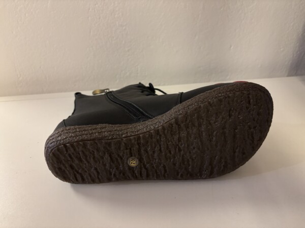 Laura Vitan Gocno 135 nahkanilkkurit - Image 4