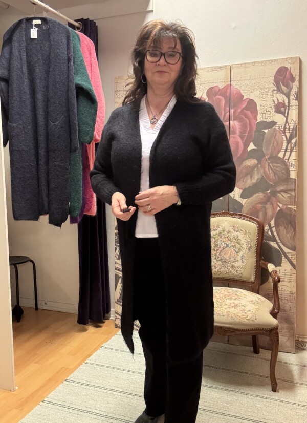 Pitkä neuletakki, musta