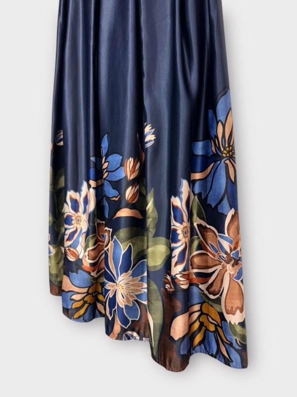 Kaunis kukkakuvioitu pitkä hame - Image 2