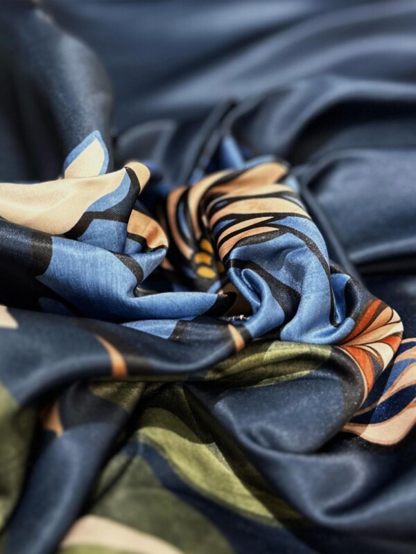 Kaunis kukkakuvioitu pitkä hame - Image 3