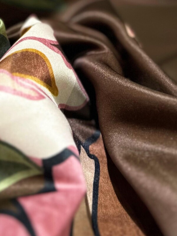 Kaunis kukkakuvioitu pitkä hame - Image 4