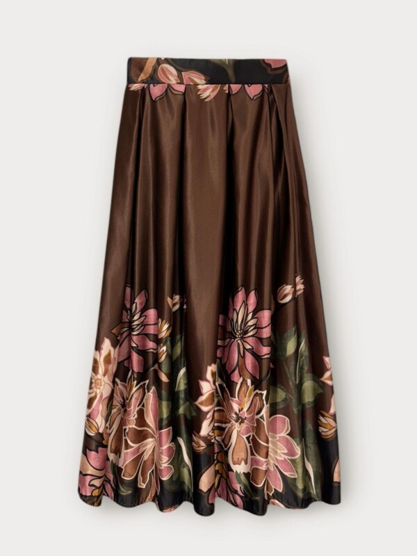 Kaunis kukkakuvioitu pitkä hame