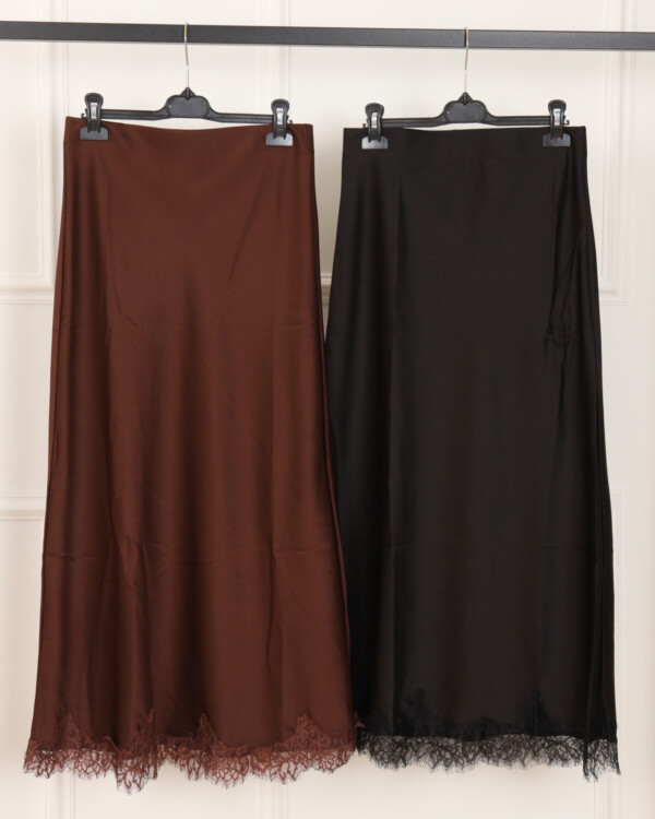 Pitkä hame pitsireunalla - Image 5