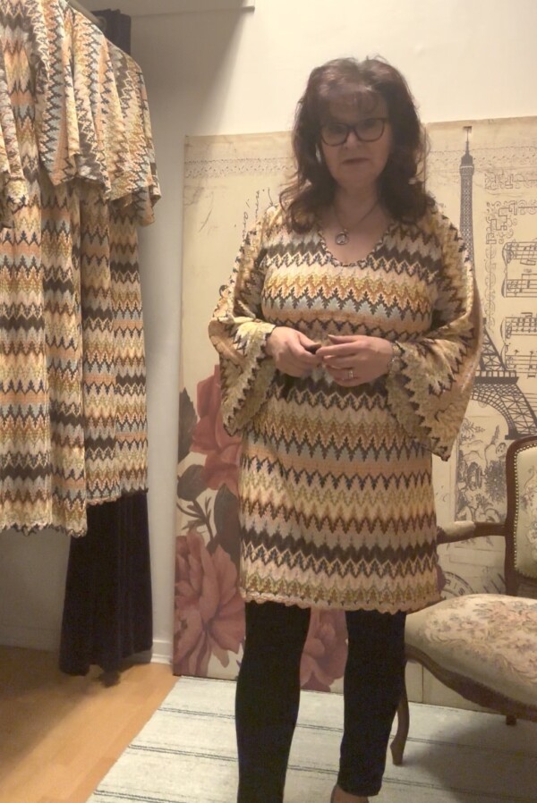 Ana Alcazar kirjavakuvioitu mekko