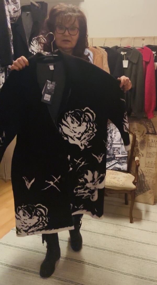 Dolcezzan mustavalkoinen villatakki - Image 2