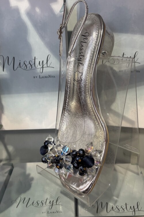 Laura Vita Maude Argent 083 – näyttävät koristekivisandaalit