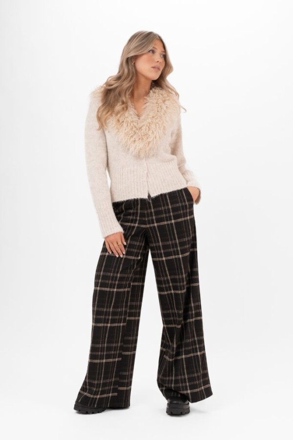 Capri Collection Laurel -pehmeä neuletakki hapsukauluksella - Image 3